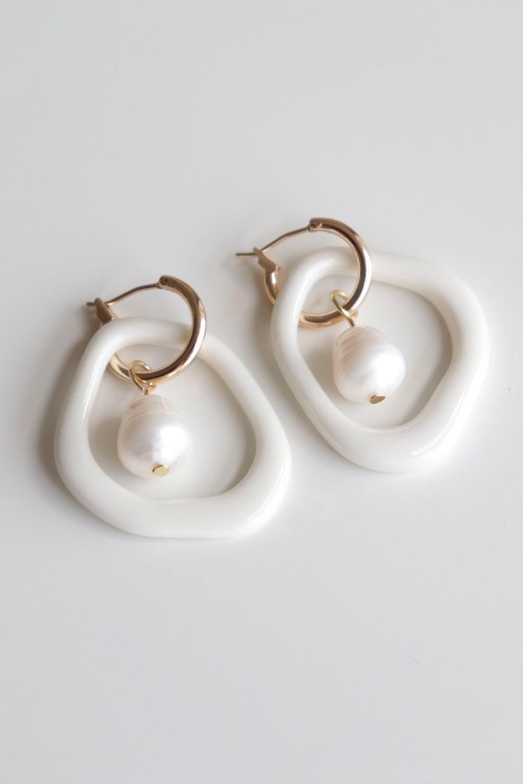 Rozenthal Arp Pearl and Porcelain Hoops - White, photo 6