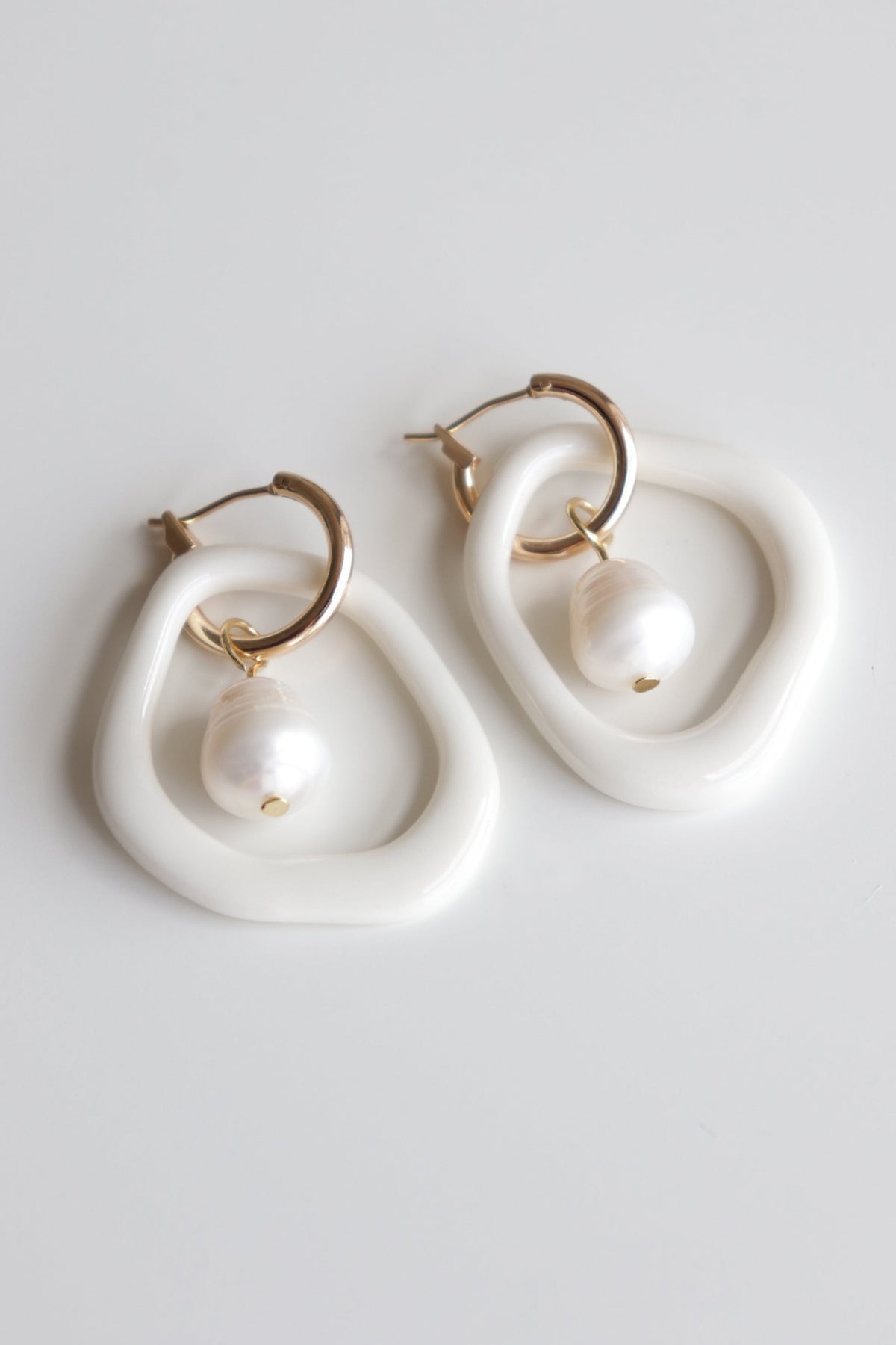 Rozenthal Arp Pearl and Porcelain Hoops - White, photo 6